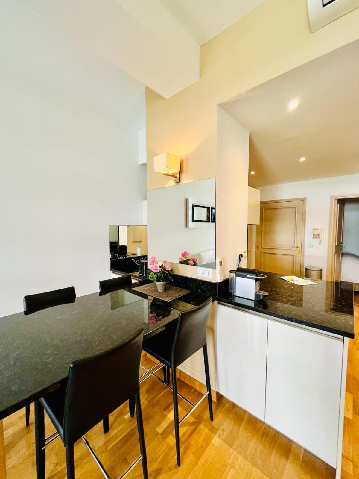 Апартаменты Golden Triangle 2Br/2Ba Канны Экстерьер фото