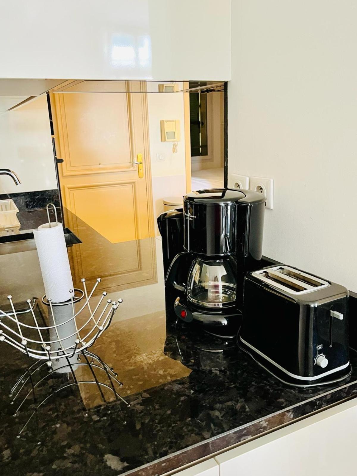 Апартаменты Golden Triangle 2Br/2Ba Канны Экстерьер фото