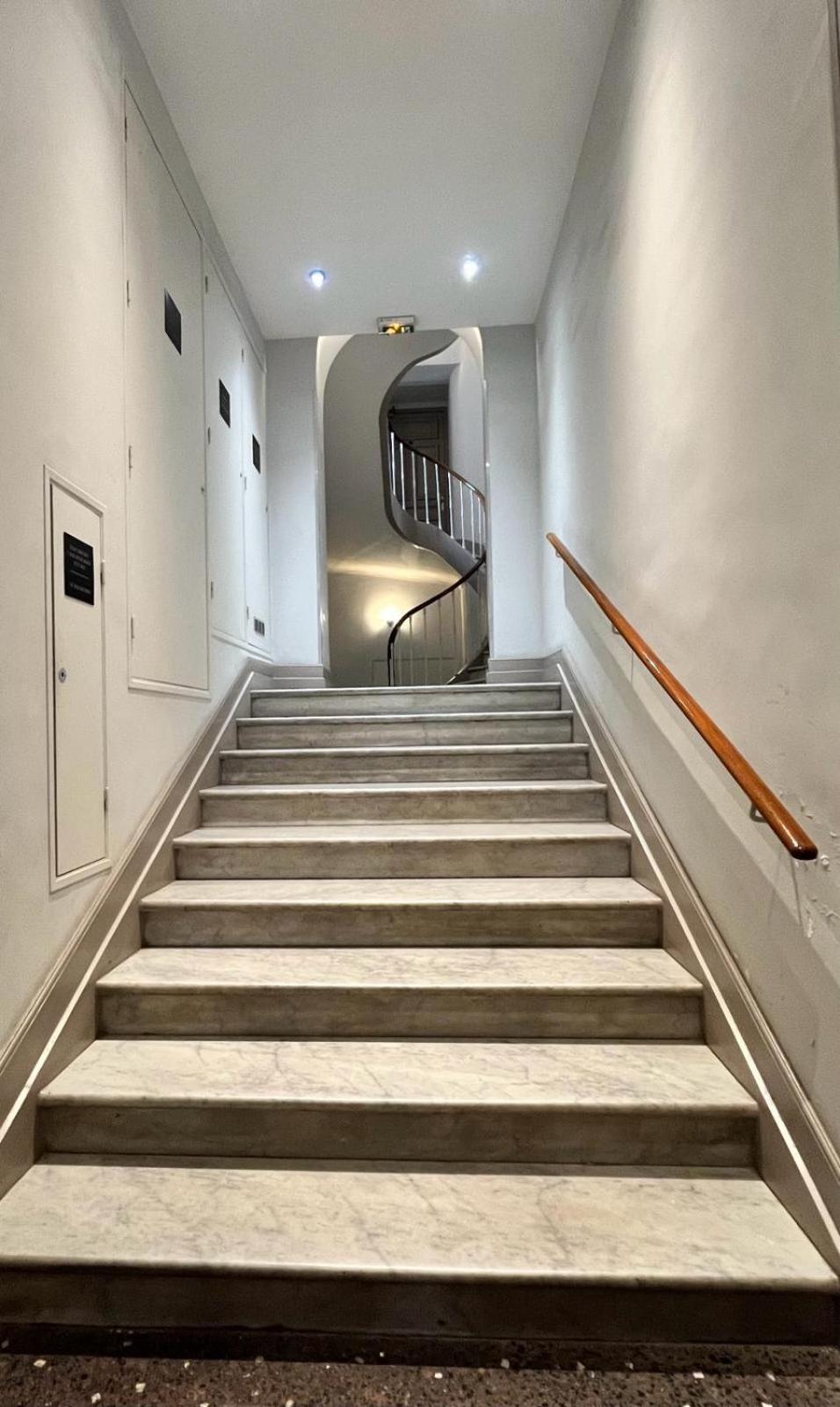 Апартаменты Golden Triangle 2Br/2Ba Канны Экстерьер фото